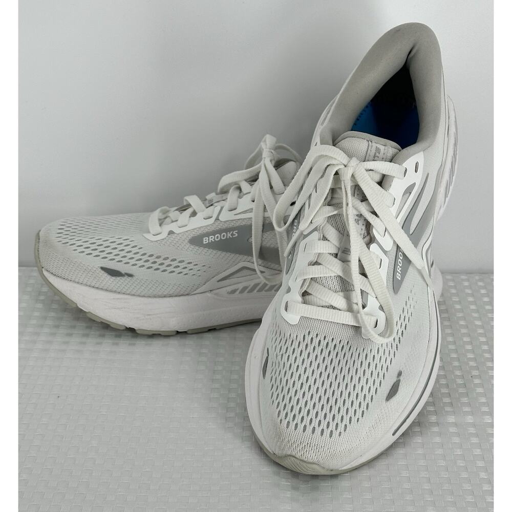 Brooks Adrenaline GTS 23 White Grey Running Shoes 1203811B104 Womens 8.5 Wide